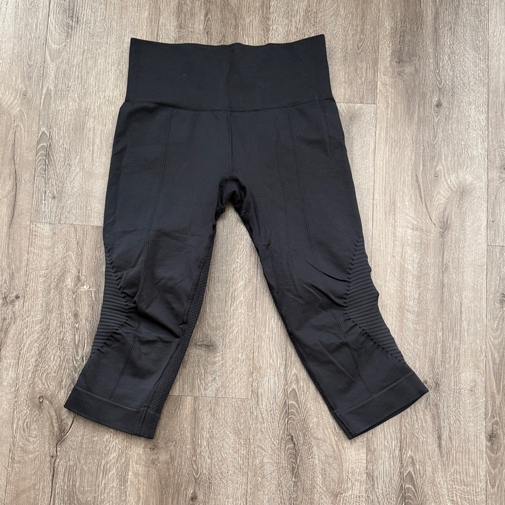 Lululemon Athletica Black Cropped Leggings